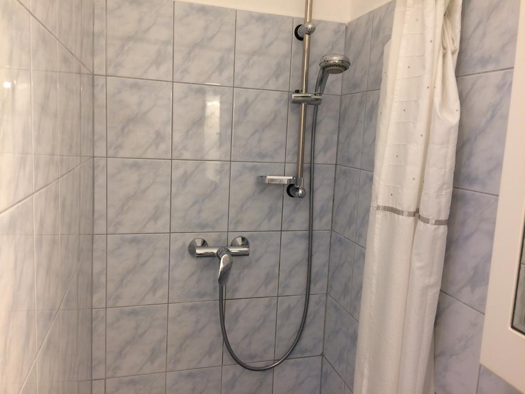 Irisz Apartman บูดาเปสต์ ภายนอก รูปภาพ